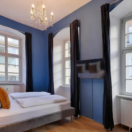 Homie Am Marktplatz - Wohnen Im Historischen Balthasar-neumann-apartment * Wurzburg